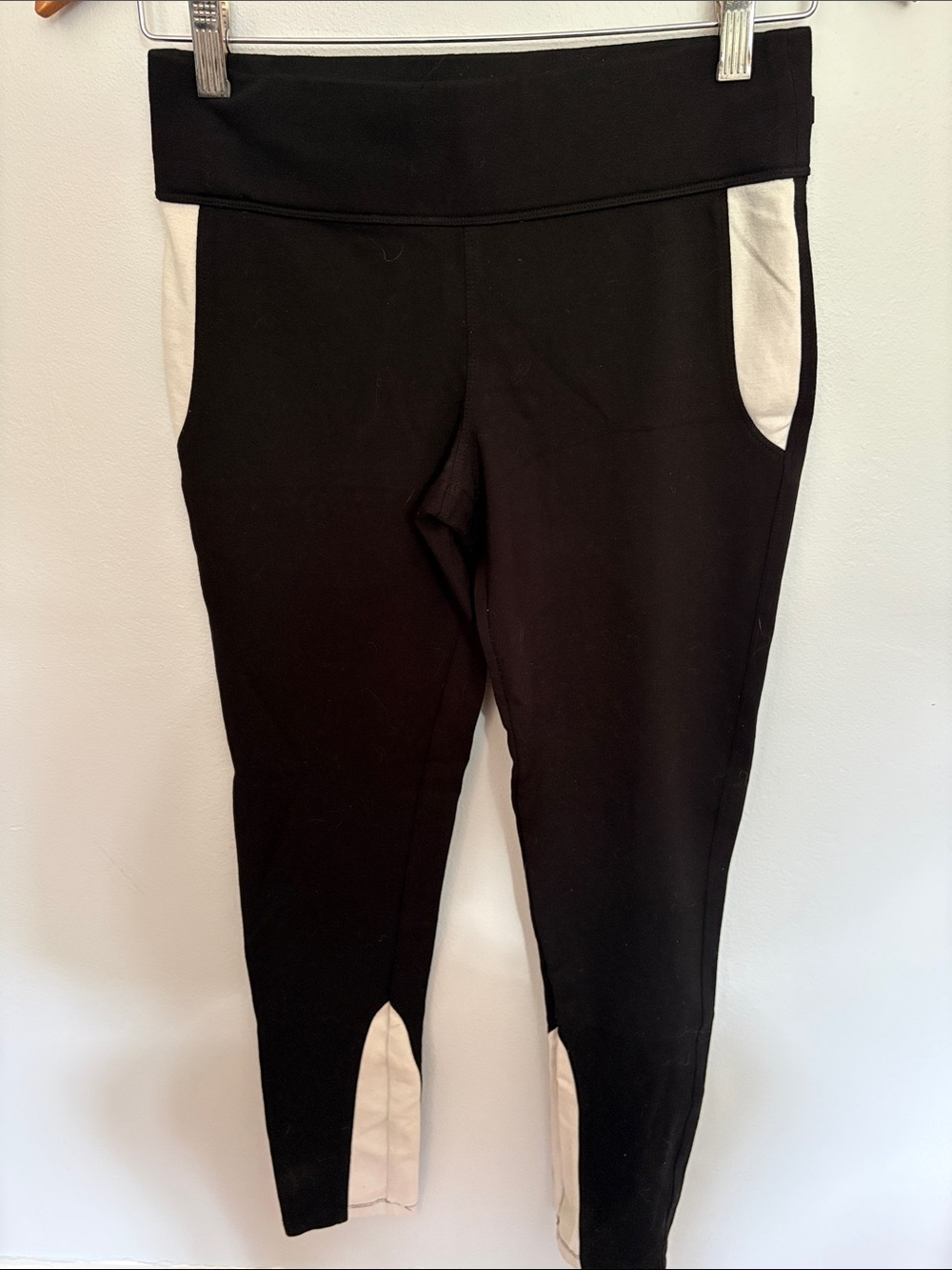 Andrew Marc Black Leggings with Cream Accent Panels
